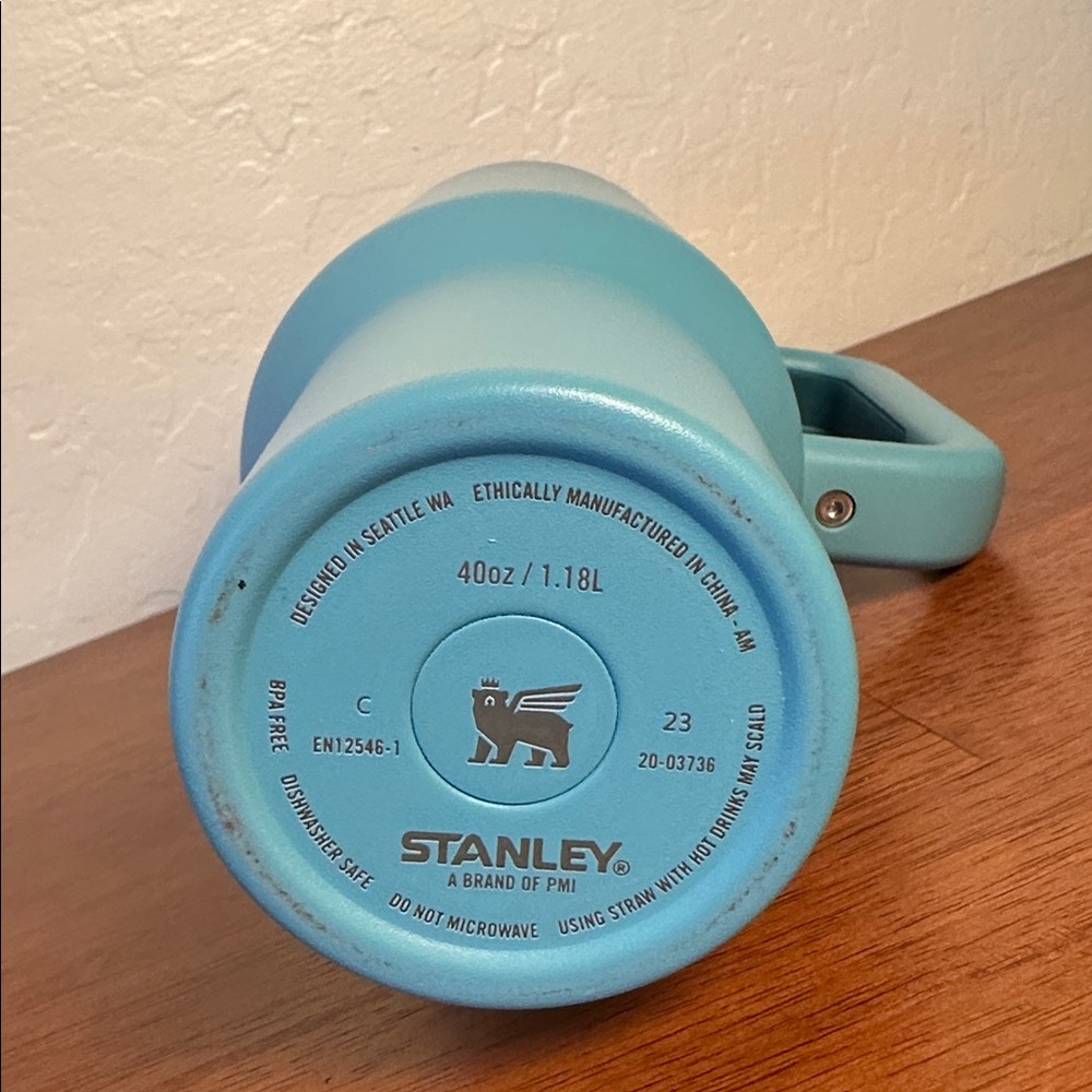 Stanley 40 oz Quencher 2023 Pool color - Picture 2 of 9